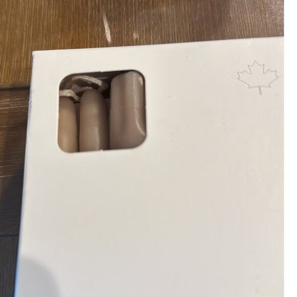 NEW YUMMI Taper Candles 12” Set 12 Unscented Clean 11Hour Burn Handcrafted - Picture 2 of 4